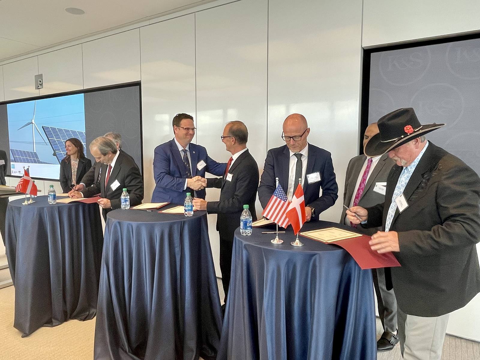 Signing of the new cooperation agreement between GreenLab and SixCo